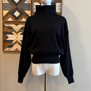 Vintage Obermeyer Women’s Black Slouchy Wool Blend Turtleneck Ski Sweater Small